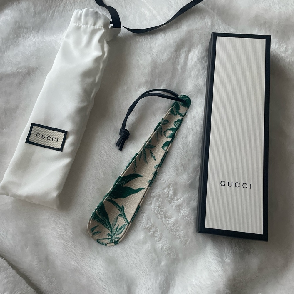 gucci shoehorn